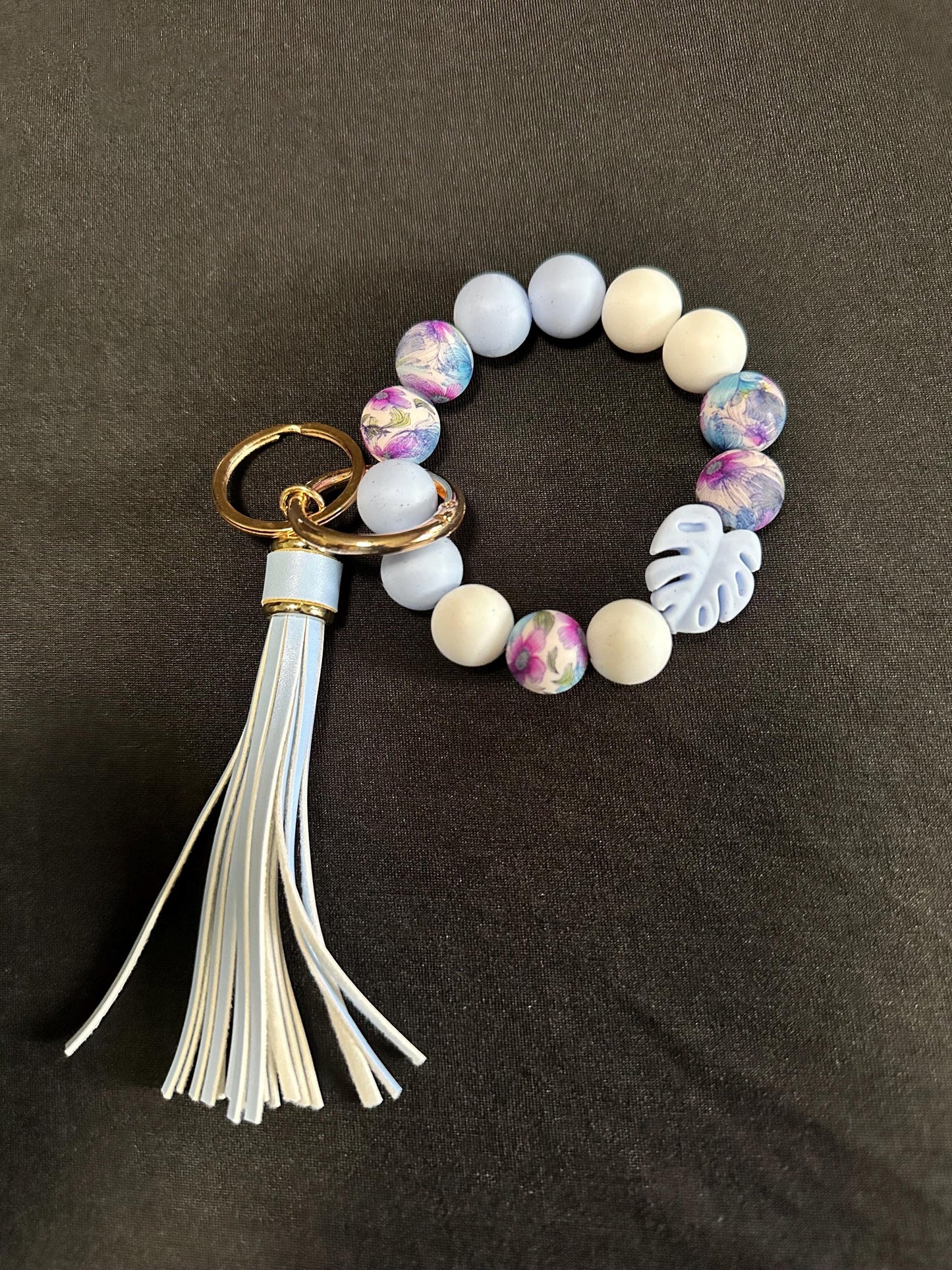 Beaded Plant Themed Key Chain. Elastic with metal links. Monstera Leaf